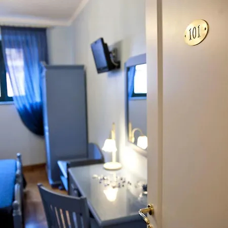 Bed & Breakfast Alhambra - Guest House Di Charme 3*