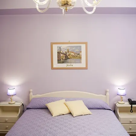 فندق مبيت وإفطار Alhambra Di Charme 4*