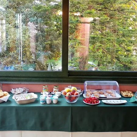 Alhambra - Di Charme Frühstückspension 4*