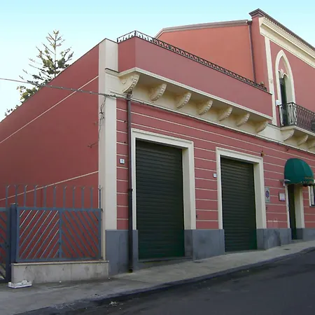 فندق مبيت وإفطار Alhambra Di Charme 4*