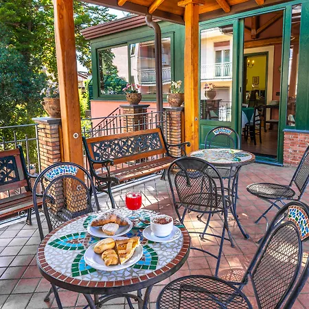 Alhambra Di Charme فندق مبيت وإفطار