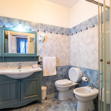 Alhambra Di Charme 4* جاري