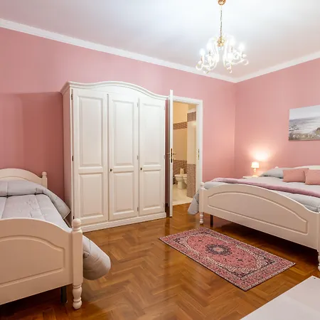 Alhambra Di Charme فندق مبيت وإفطار 4*