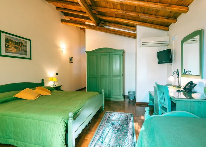 Alhambra Di Charme 4*